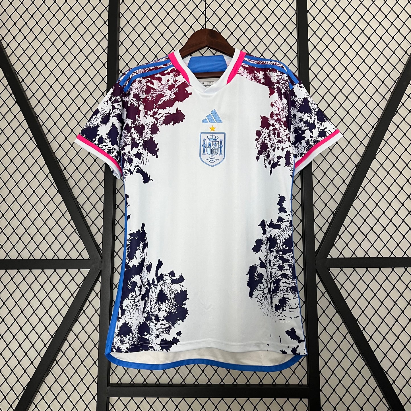 CAMISETA ESPAÑA 2024 VISITA HOMBRE (VERSIÓN FAN)