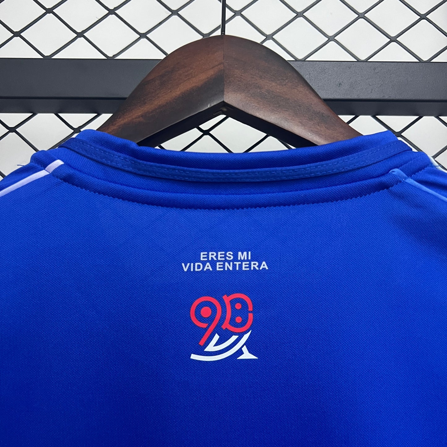 CAMISETA UNIVERSIDAD DE CHILE 25/26 EDICIÓN 98 AÑOS HOMBRE (VERSIÓN FAN)