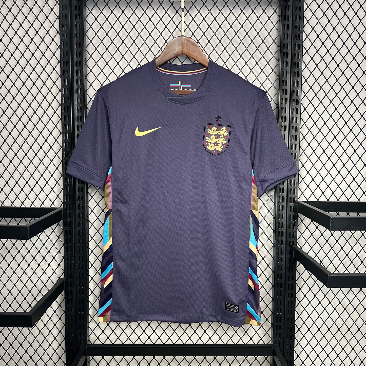CAMISETA INGLATERRA 2024/25 VISITA HOMBRE (VERSIÓN FAN)