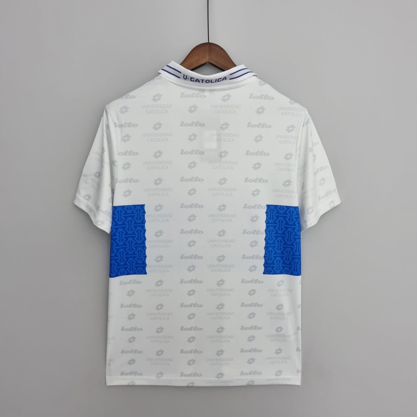CAMISETA UNIVERSIDAD CATOLICA 1996 RETRO LOCAL HOMBRE (VERSIÓN FAN)