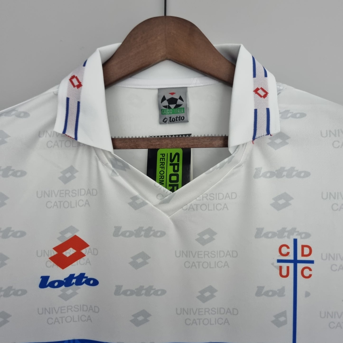 CAMISETA UNIVERSIDAD CATOLICA 1996 RETRO LOCAL HOMBRE (VERSIÓN FAN)