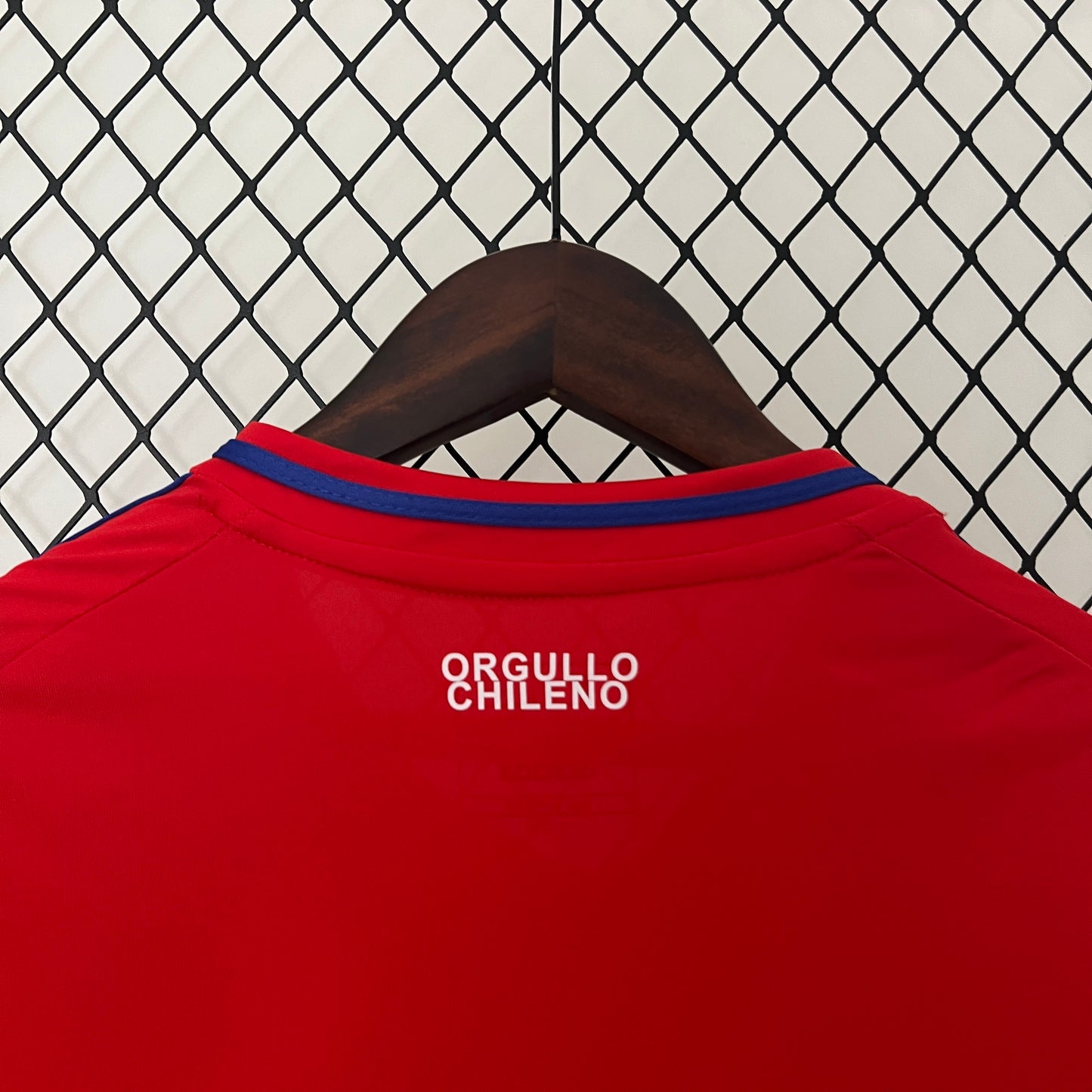 CAMISETA CHILE 2024 LOCAL HOMBRE (VERSIÓN FAN)