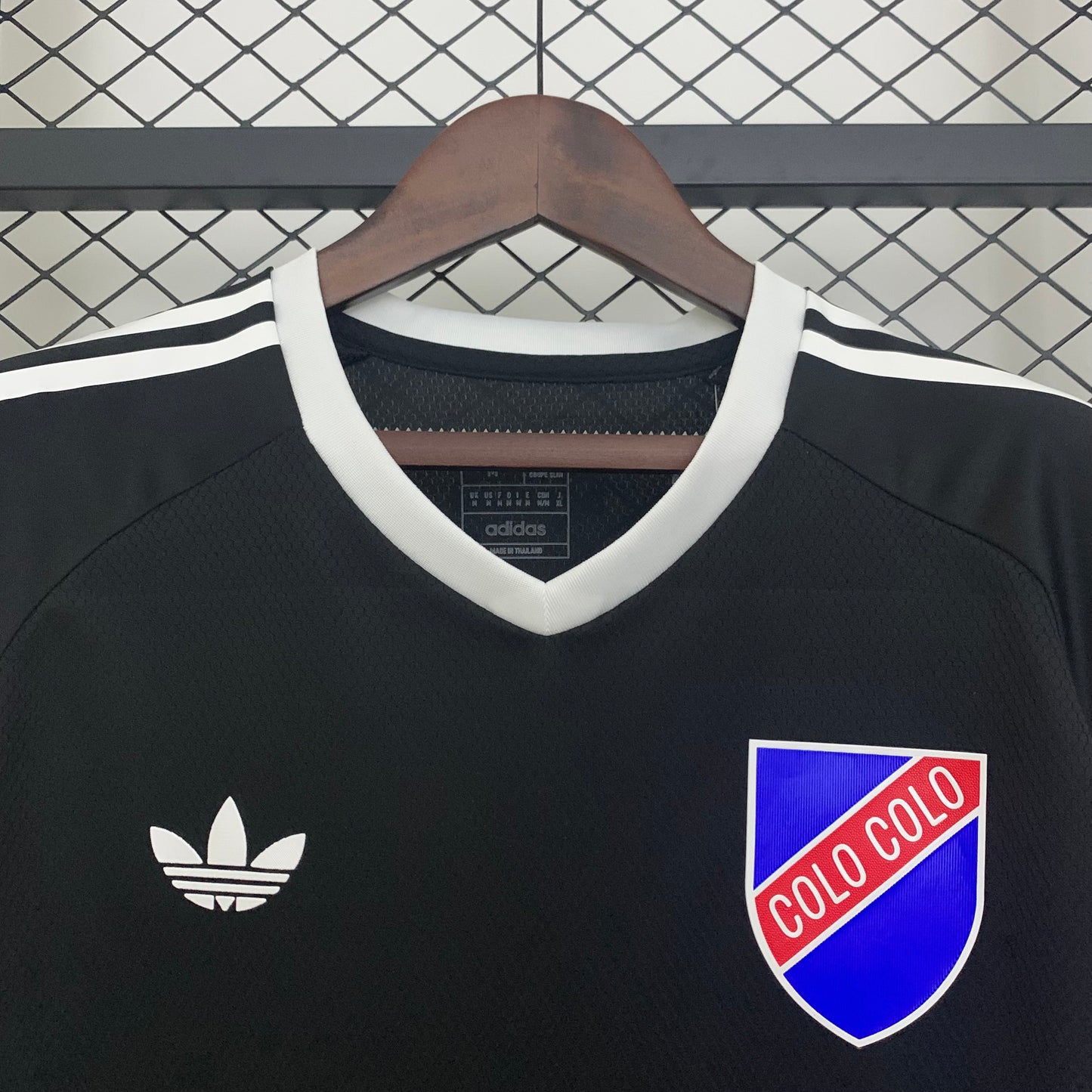 CAMISETA COLO COLO 2025/26 VISITA 100 ANIVERSARIO HOMBRE (VERSIÓN FAN)