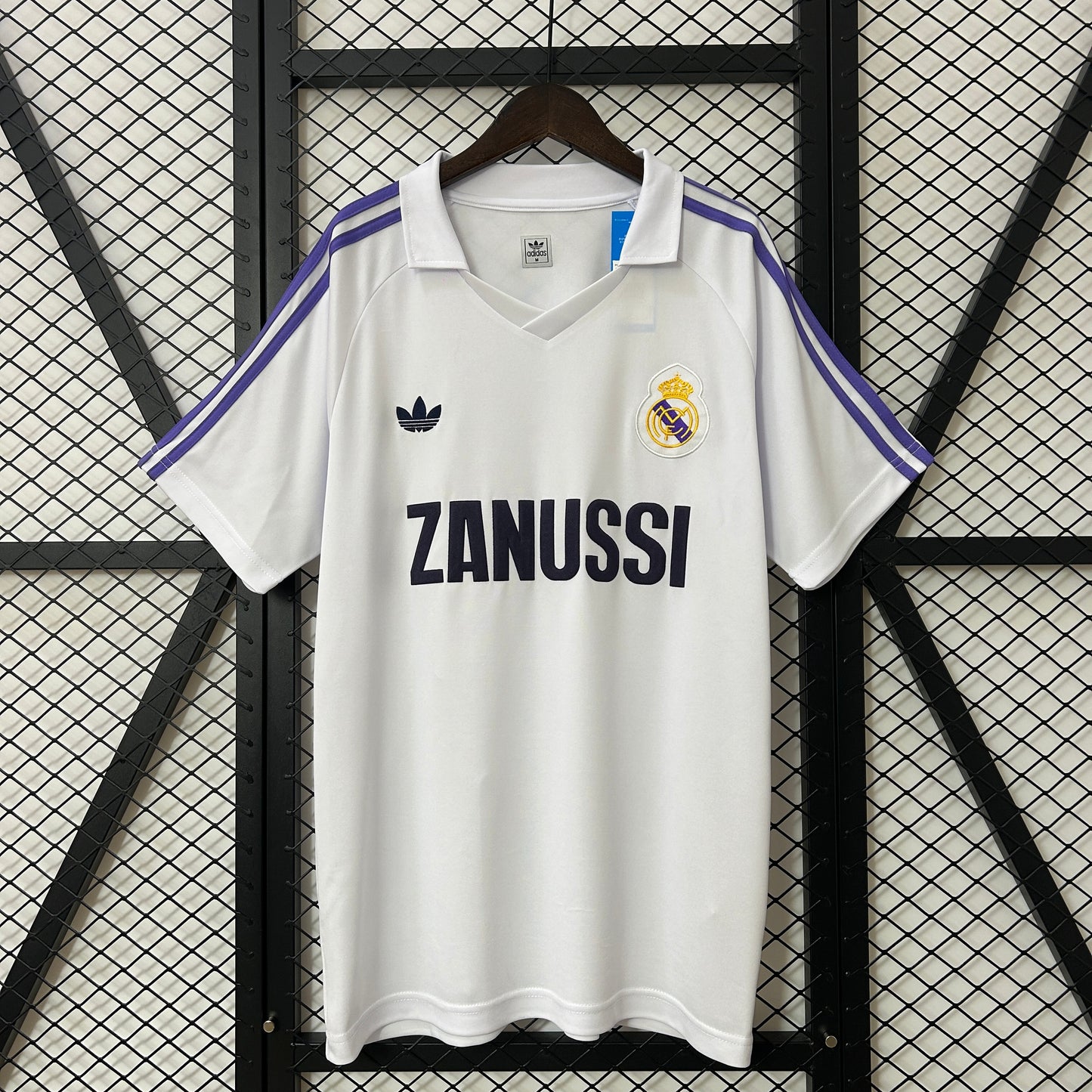 CAMISETA REAL MADRID 1984/85 RETRO LOCAL HOMBRE (VERSIÓN FAN)