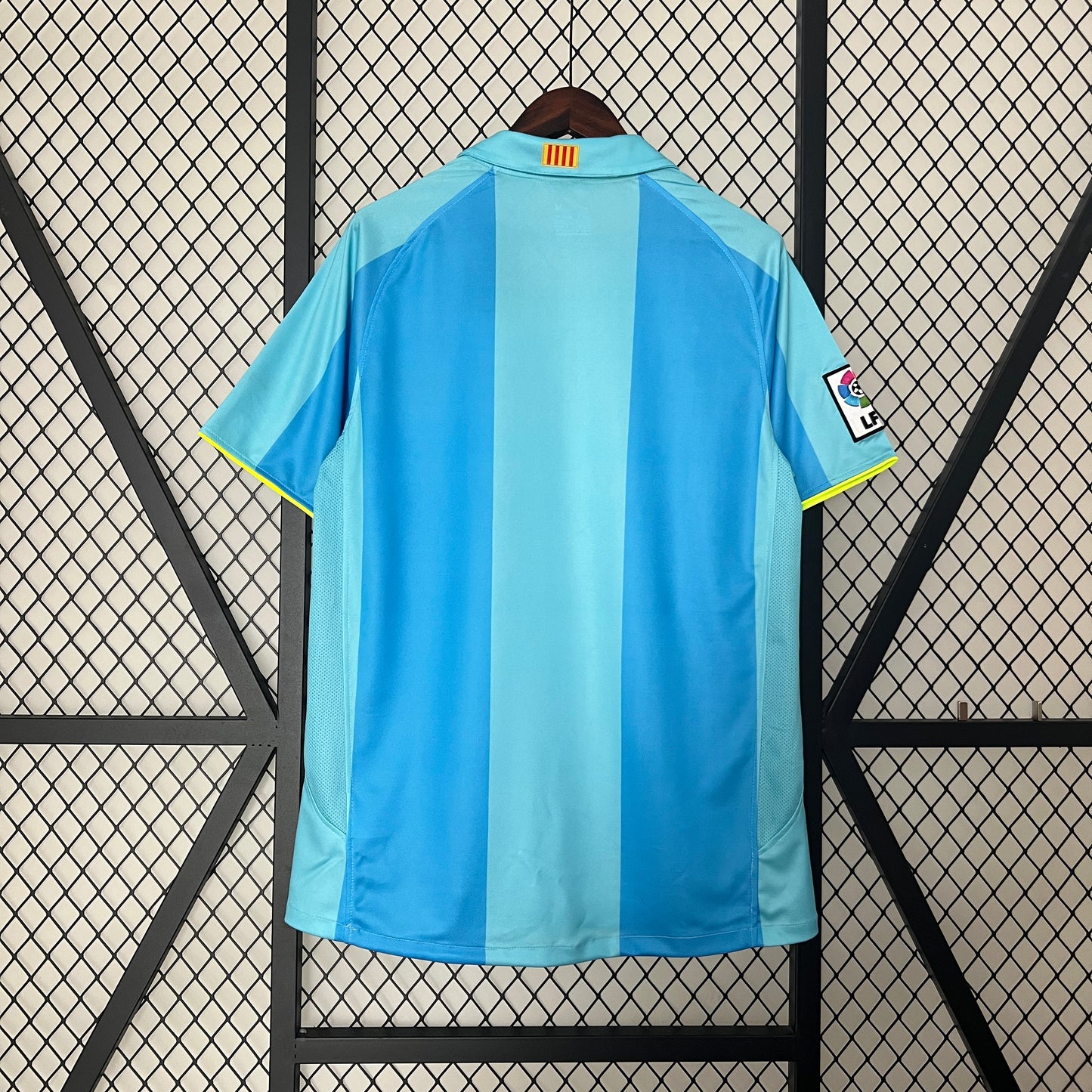 CAMISETA BARCELONA 2007/08 RETRO VISITA HOMBRE (VERSIÓN FAN)