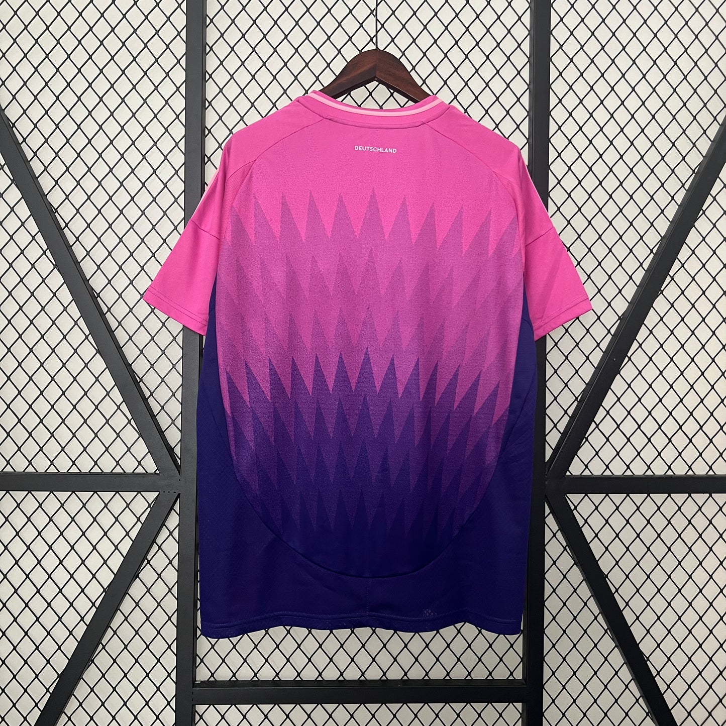 CAMISETA ALEMANIA 2024 RETRO VISITA HOMBRE (VERSIÓN FAN)