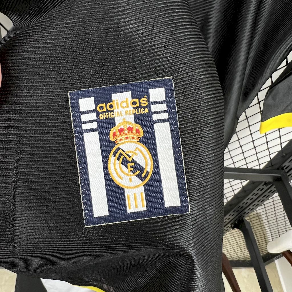 CAMISETA REAL MADRID 1999/00 RETRO VISITA HOMBRE MANGA LARGA (VERSIÓN FAN)