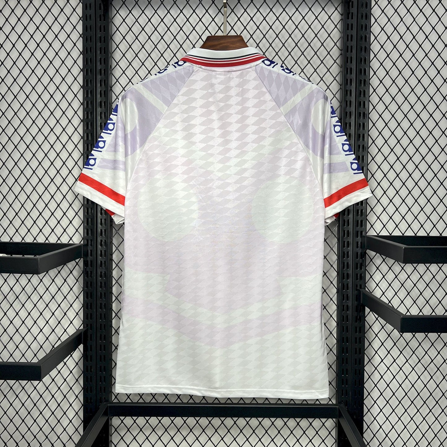 CAMISETA UNIVERSIDAD DE CHILE 1996 RETRO VISITA HOMBRE (VERSIÓN FAN)