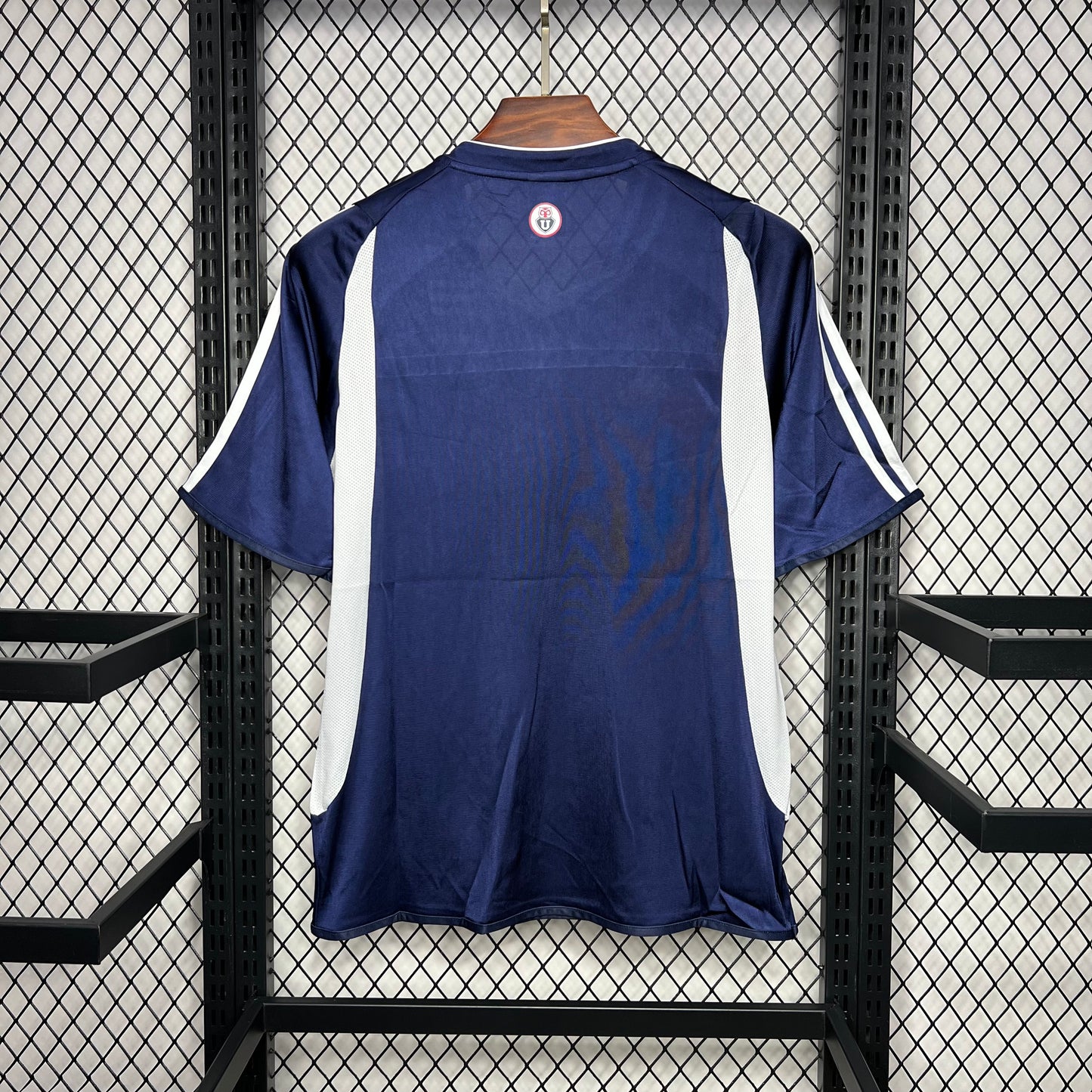CAMISETA UNIVERSIDAD DE CHILE 2003 RETRO LOCAL HOMBRE (VERSIÓN FAN)
