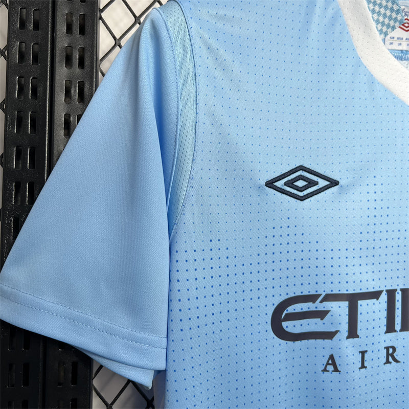 CAMISETA MANCHESTER CITY 2011/12 RETRO LOCAL HOMBRE (VERSIÓN FAN)