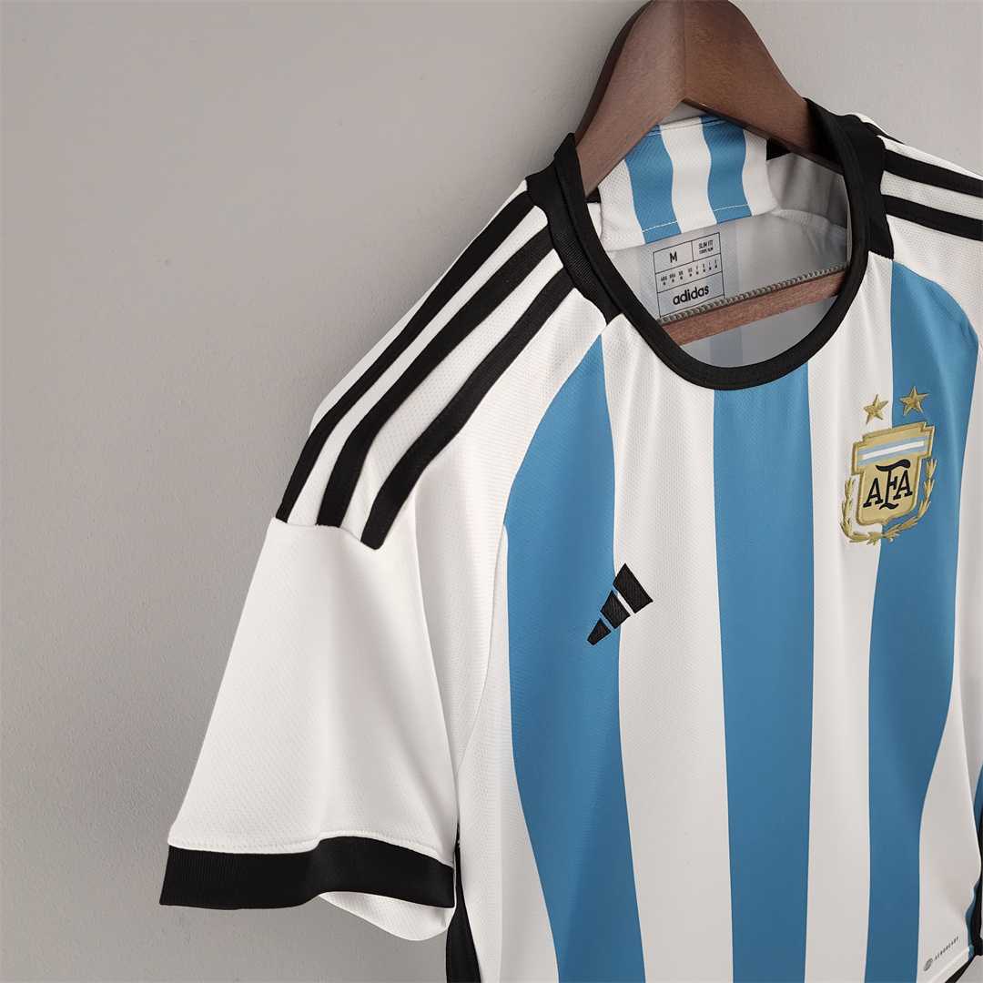 CAMISETA ARGENTINA 2022 RETRO LOCAL HOMBRE (VERSIÓN FAN)