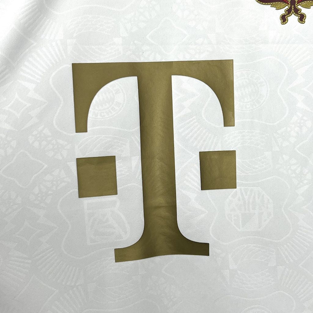 CAMISETA BAYERN MUNICH EDICIÓN 125 AÑOS HOMBRE (VERSIÓN FAN)