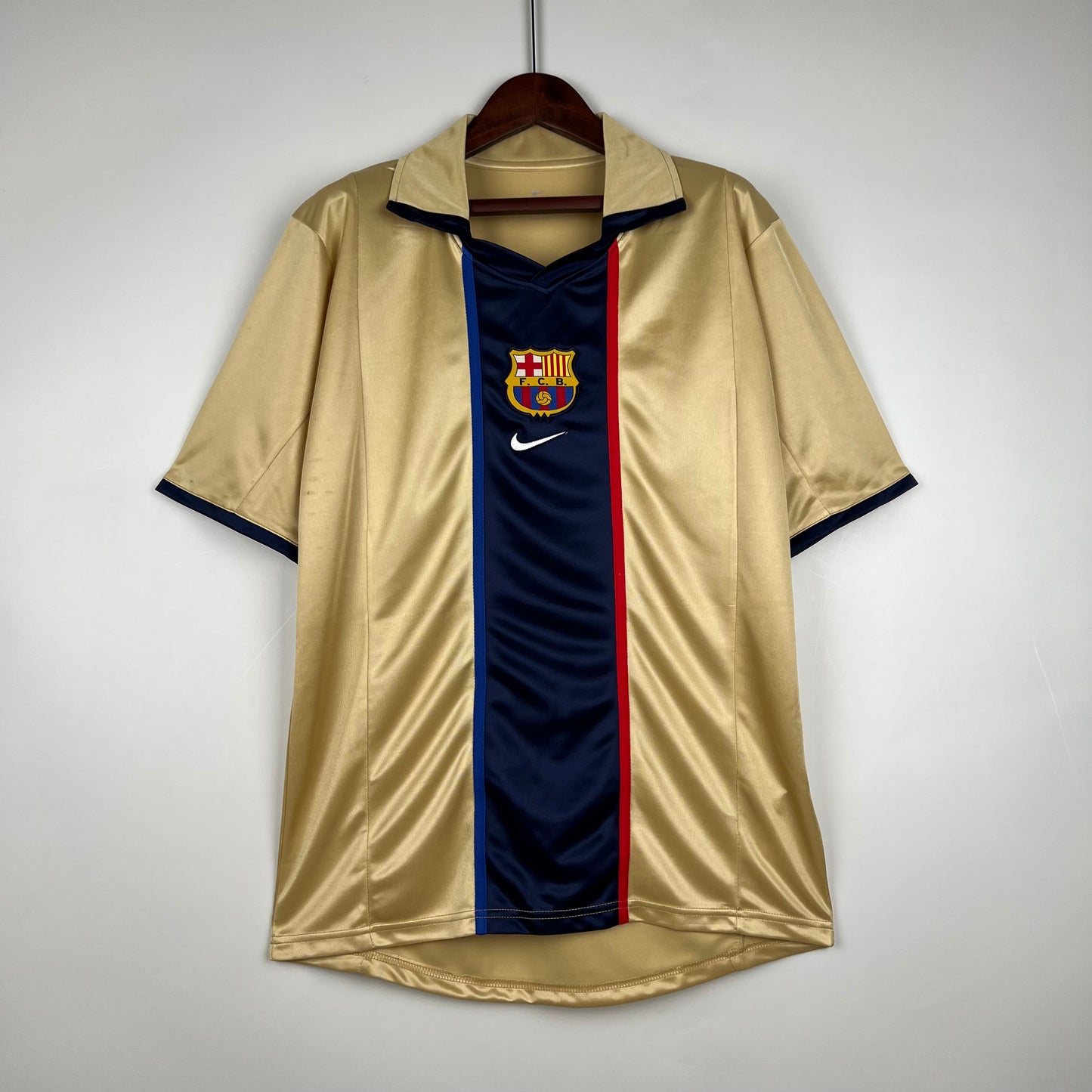 CAMISETA BARCELONA 2002/03 RETRO VISITA HOMBRE (VERSIÓN FAN)