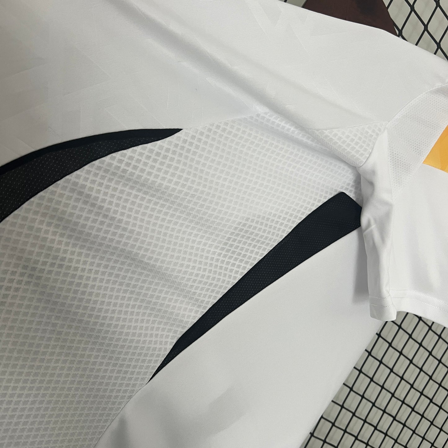 CAMISETA ALEMANIA 2024 RETRO LOCAL HOMBRE (VERSIÓN FAN)