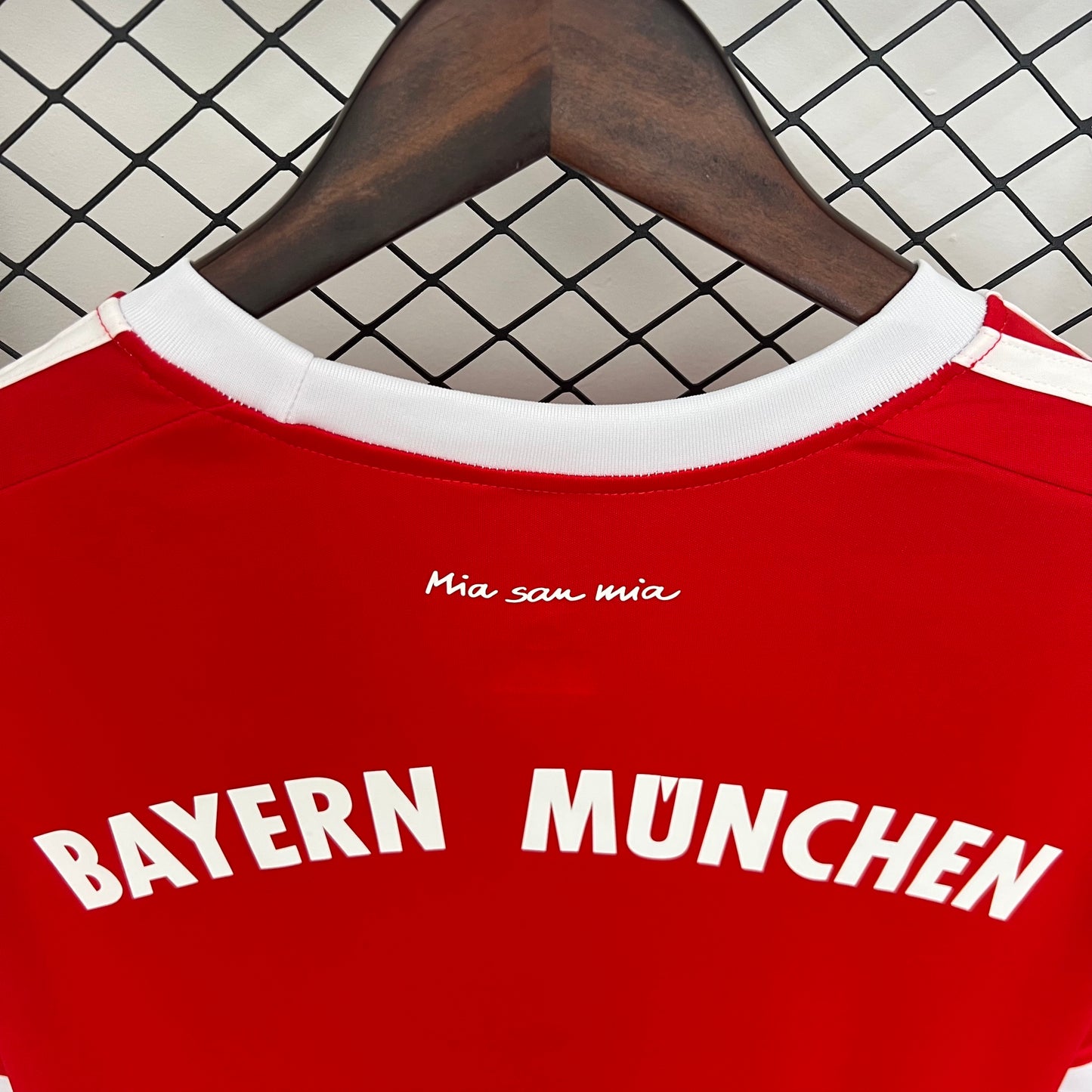 CAMISETA BAYERN MUNICH 2017/18 RETRO LOCAL HOMBRE (VERSIÓN FAN)