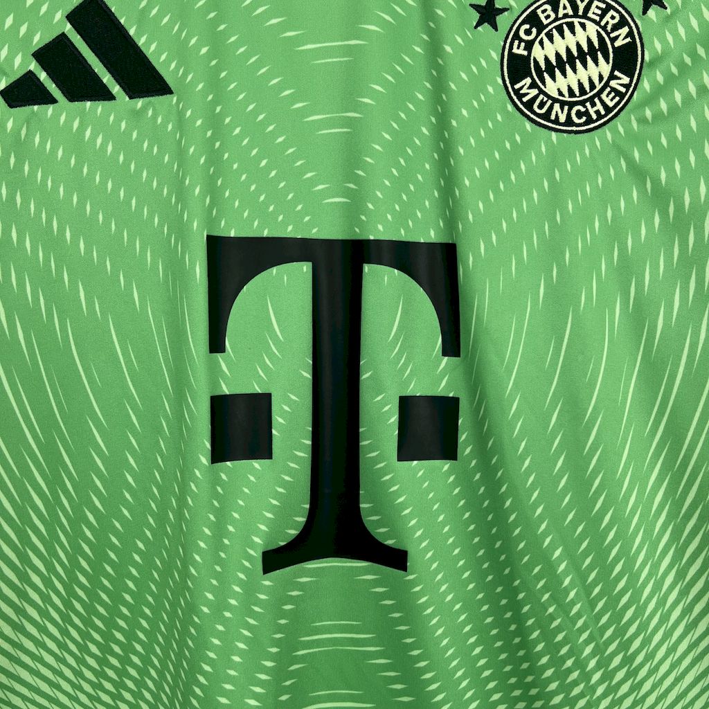 CAMISETA BAYERN MUNICH 2025/26 ARQUERO HOMBRE (VERSIÓN FAN)