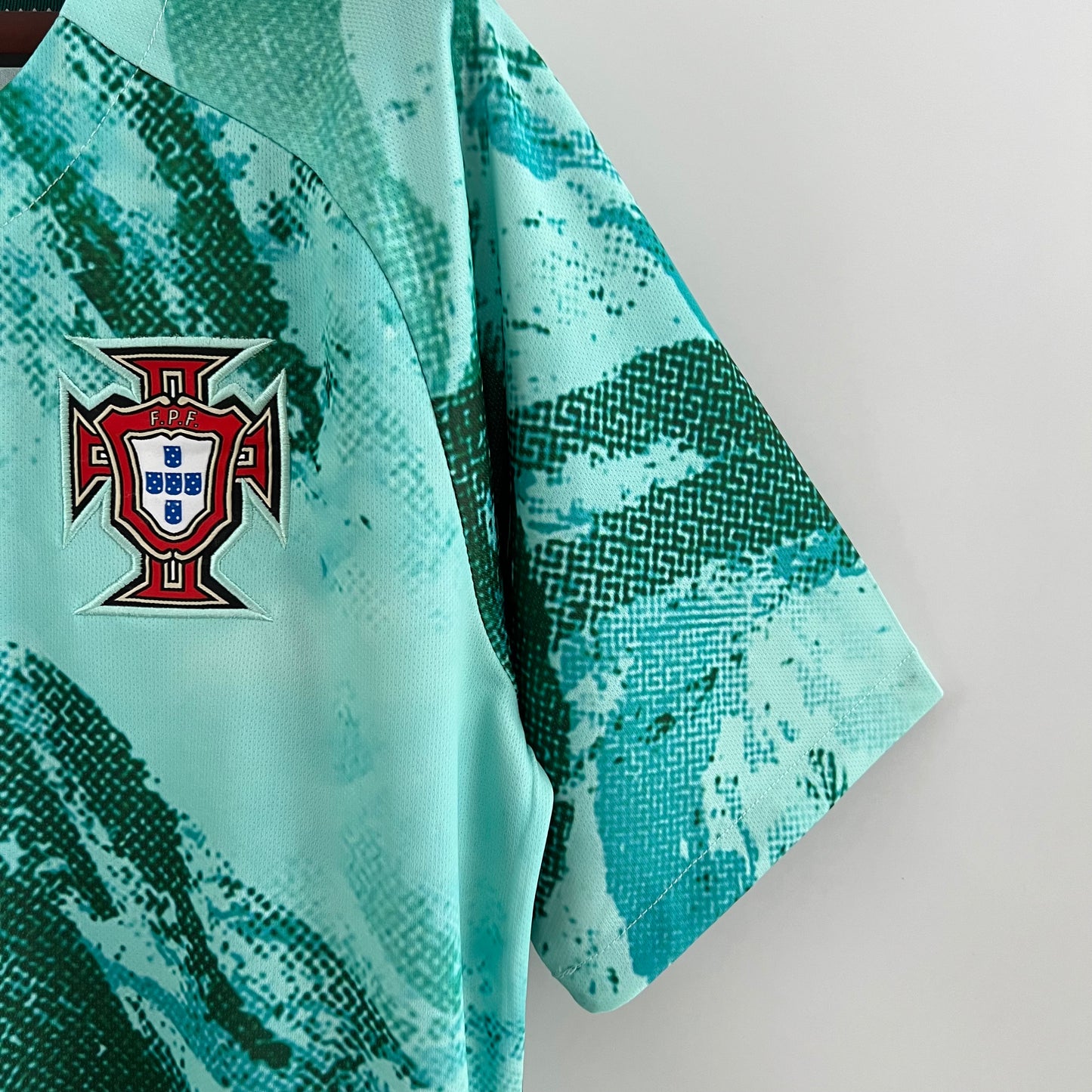CAMISETA PORTUGAL 2022/23 RETRO VISITA HOMBRE (VERSIÓN FAN)