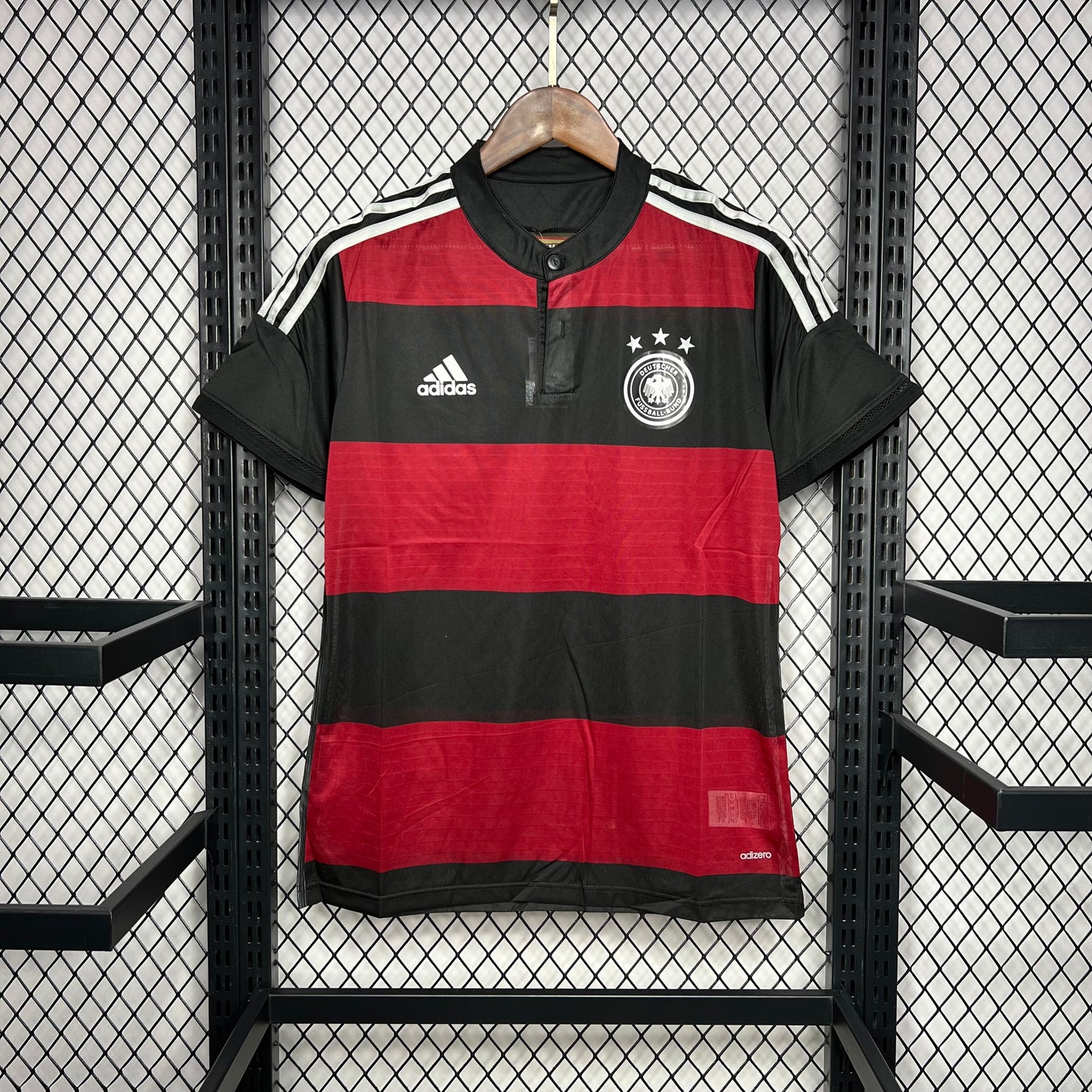 CAMISETA ALEMANIA 2014 RETRO VISITA HOMBRE (VERSIÓN FAN)