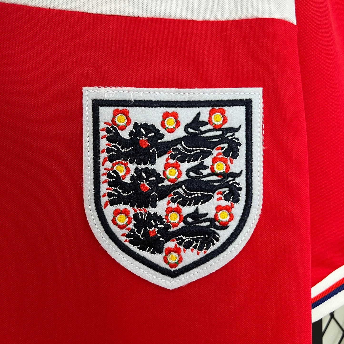 CAMISETA INGLATERRA 1982 RETRO VISITA HOMBRE (VERSIÓN FAN)