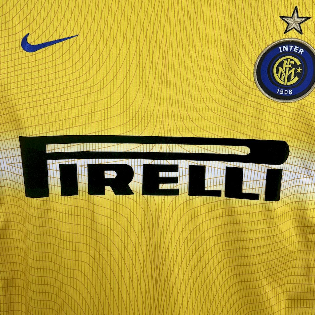 CAMISETA INTER DE MILAN RETRO 2002/03 VISITA HOMBRE (VERSIÓN FAN)