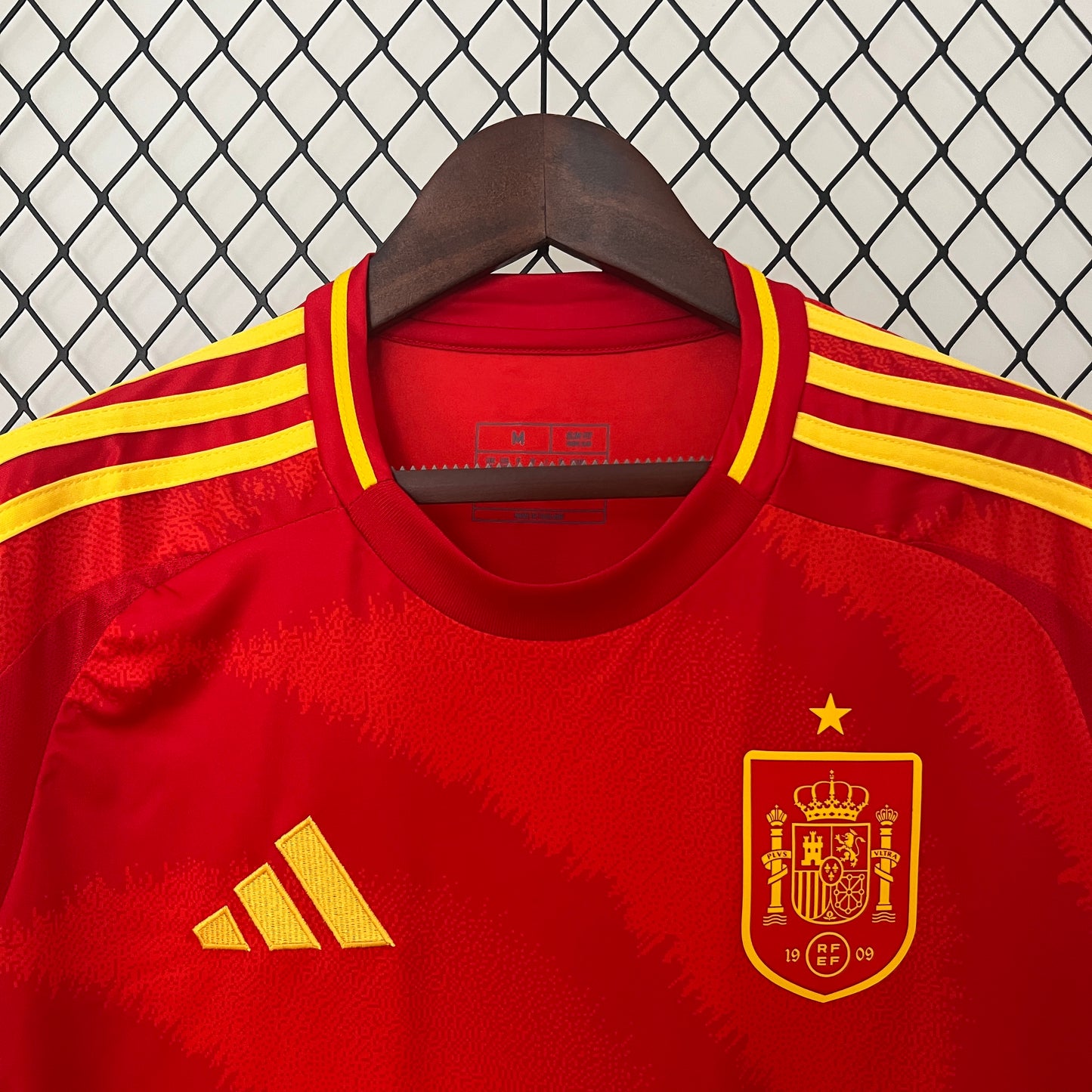 CAMISETA ESPAÑA 2024/2025 LOCAL HOMBRE (VERSIÓN FAN)