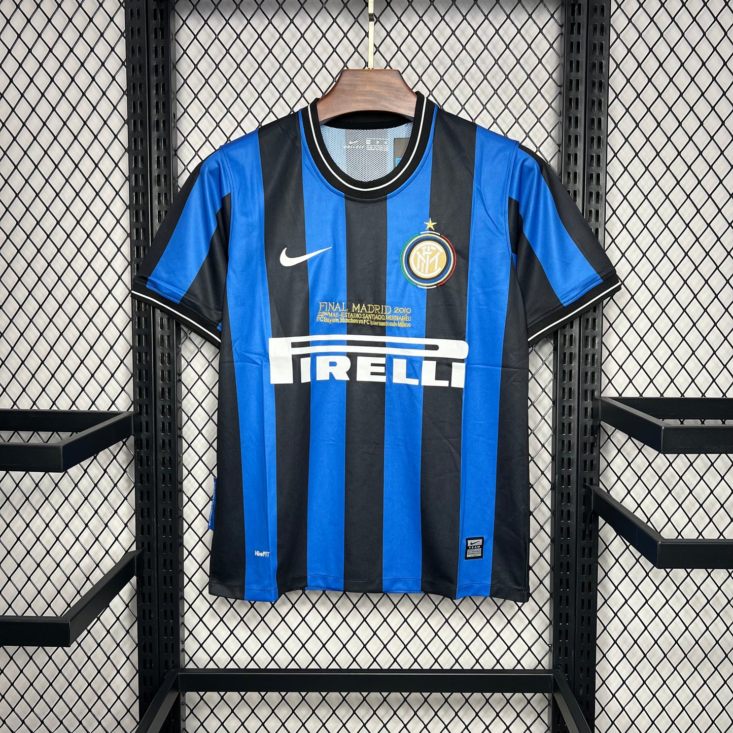 CAMISETA INTER DE MILAN RETRO 2009/10 LOCAL HOMBRE (VERSIÓN FAN)