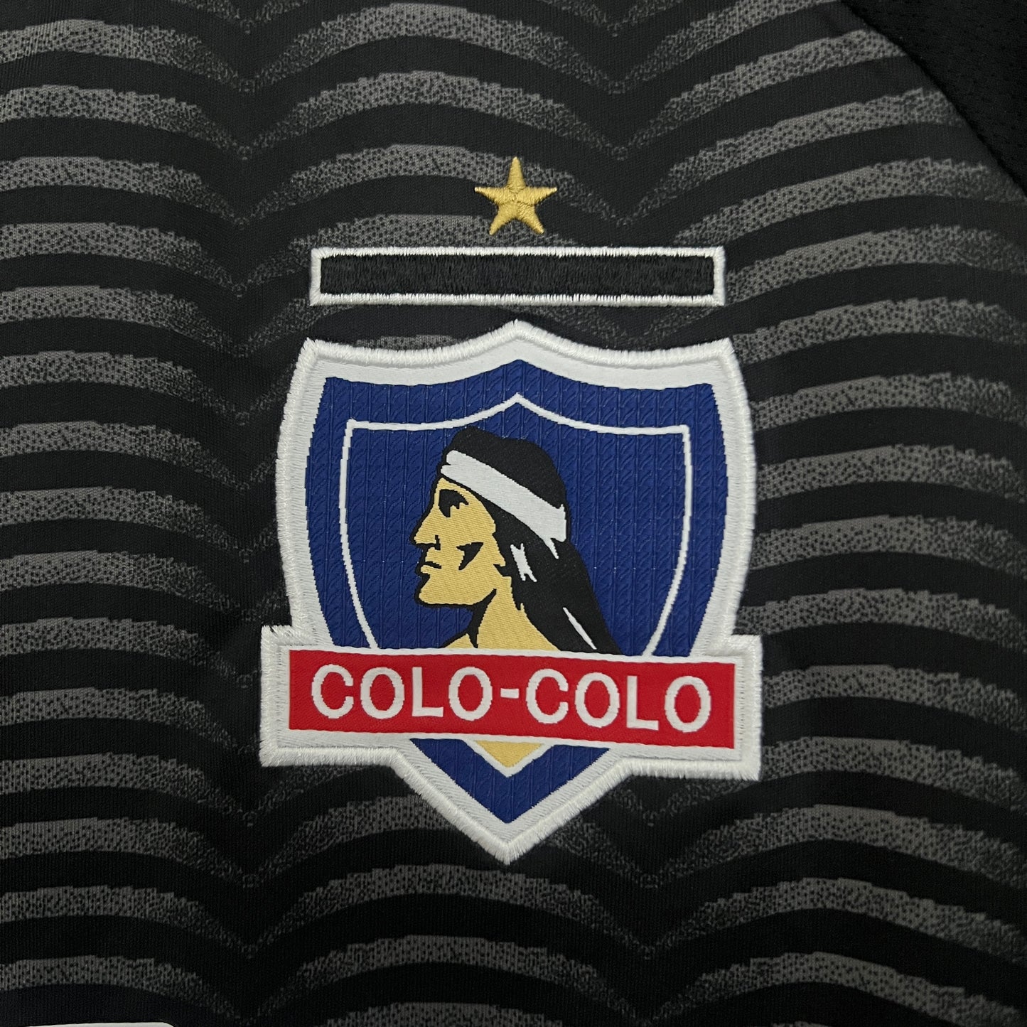 CAMISETA COLO COLO 2025/26 VISITA HOMBRE (VERSIÓN FAN)