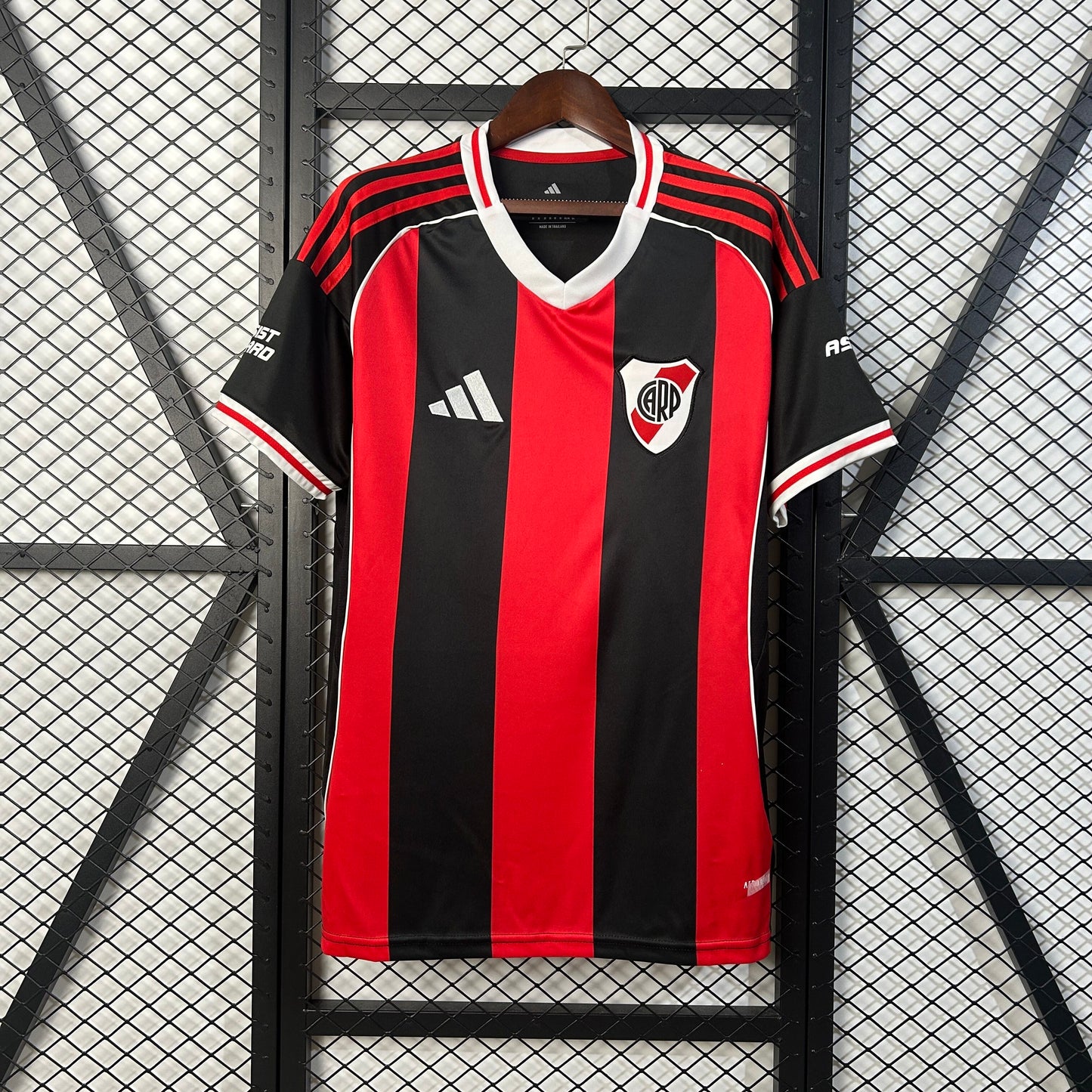 CAMISETA RIVER PLATE 2025/25 VISITA HOMBRE (VERSIÓN FAN)