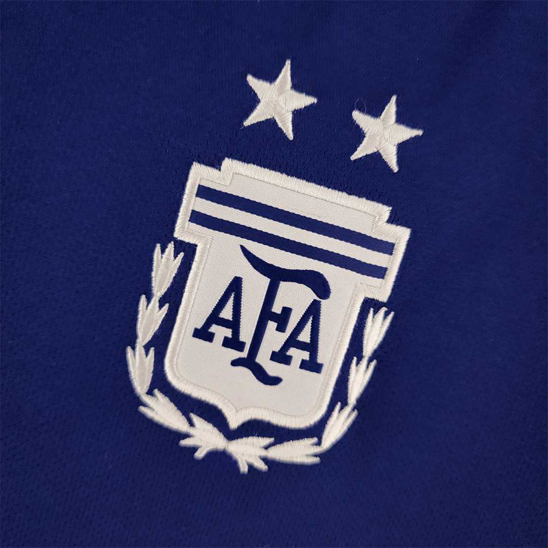 CAMISETA ARGENTINA 2022 RETRO VISITA HOMBRE (VERSIÓN FAN)