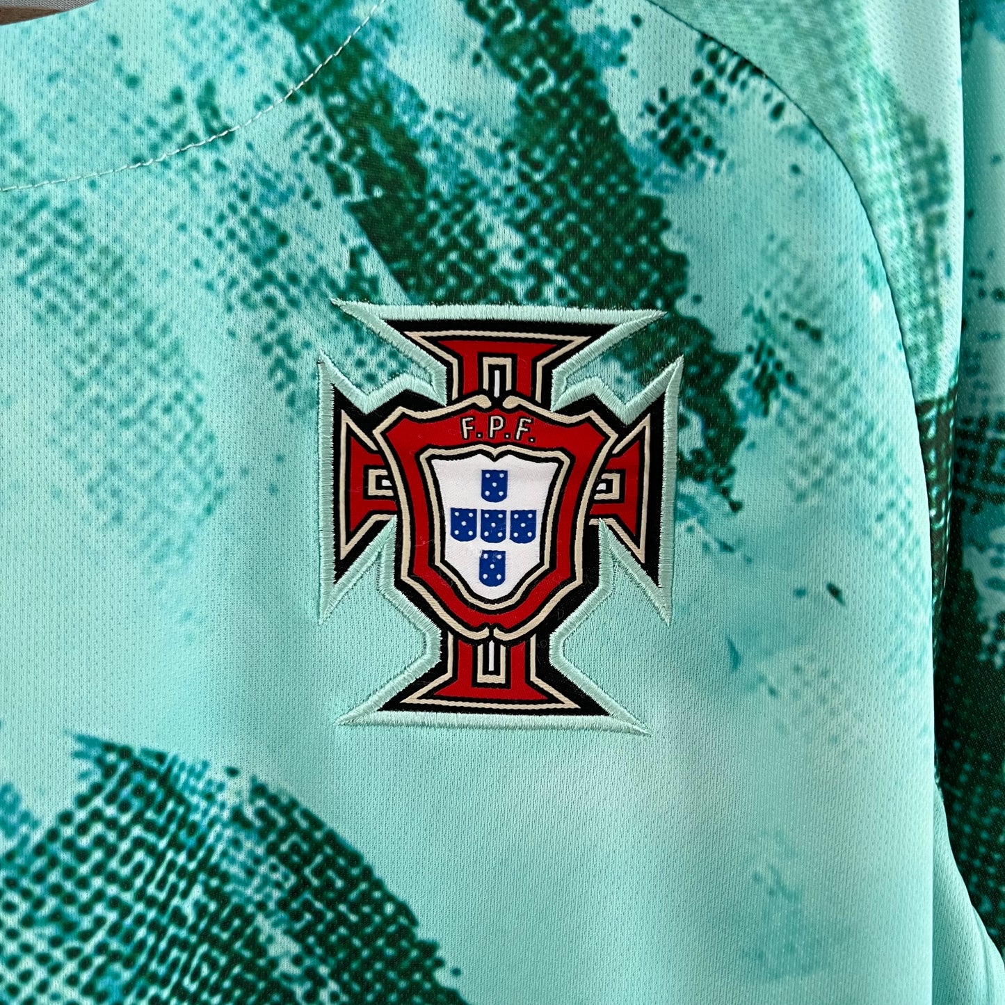 CAMISETA PORTUGAL 2022/23 RETRO VISITA HOMBRE (VERSIÓN FAN)