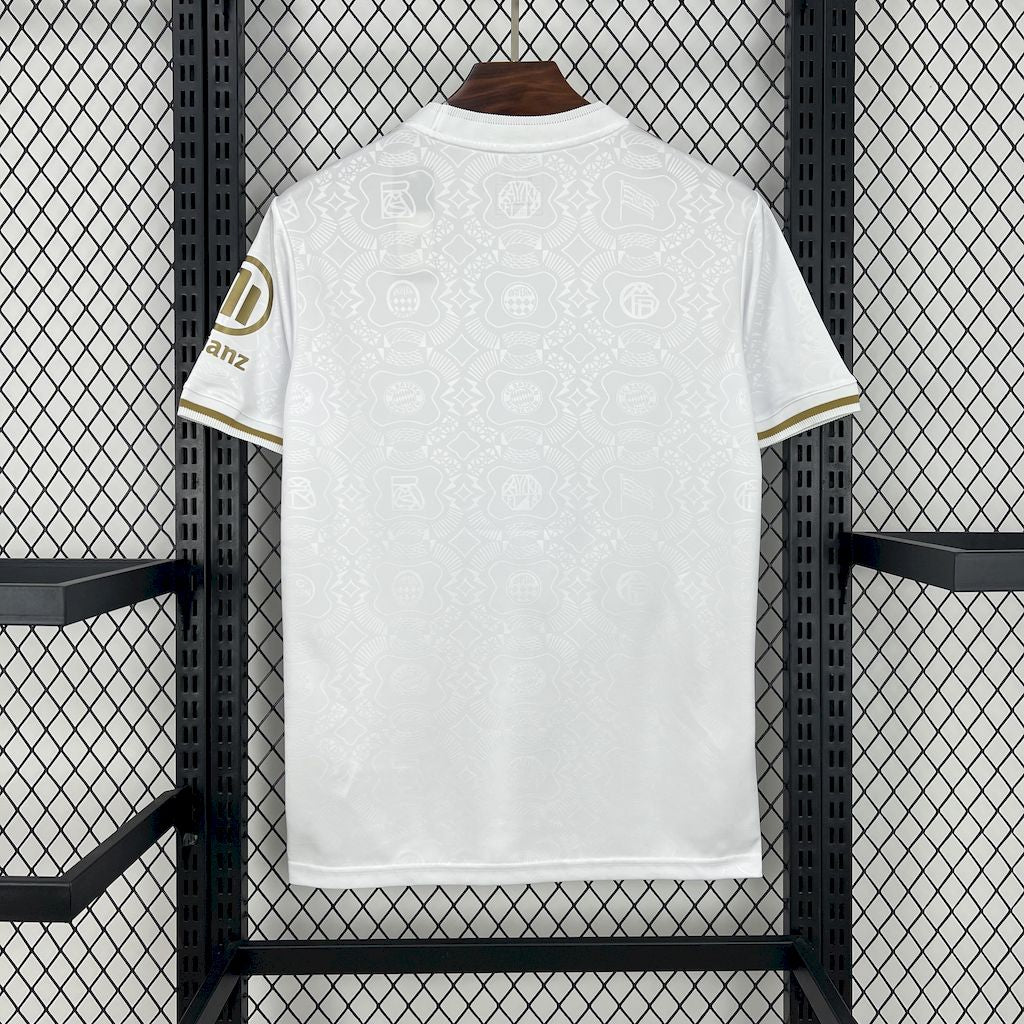 CAMISETA BAYERN MUNICH EDICIÓN 125 AÑOS HOMBRE (VERSIÓN FAN)