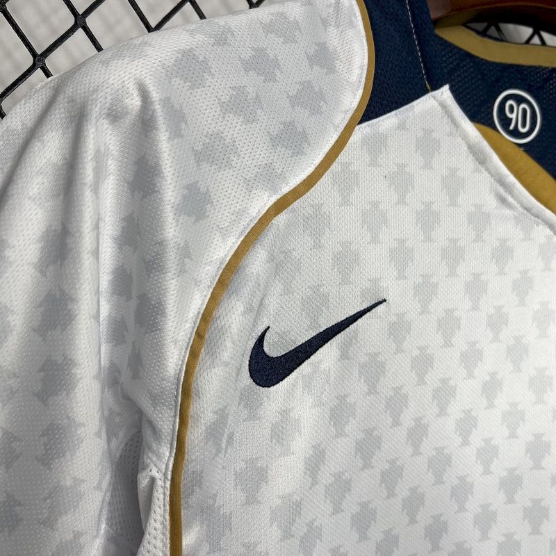 CAMISETA PORTUGAL 2004 RETRO VISITA HOMBRE (VERSIÓN FAN)