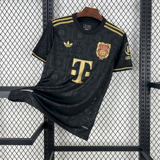 CAMISETA BAYERN MUNICH EDICIÓN 125 AÑOS HOMBRE (VERSIÓN FAN)