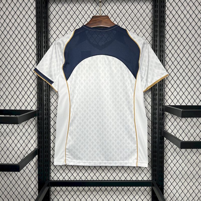 CAMISETA PORTUGAL 2004 RETRO VISITA HOMBRE (VERSIÓN FAN)