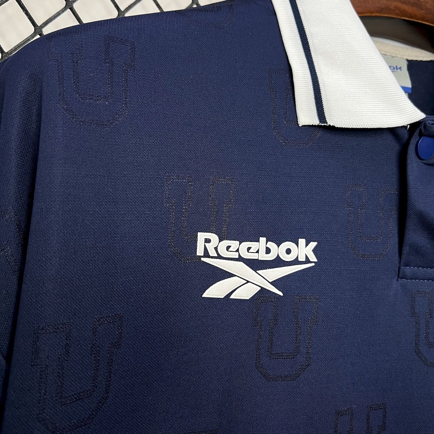 CAMISETA UNIVERSIDAD DE CHILE 1998 RETRO LOCAL HOMBRE (VERSIÓN FAN)