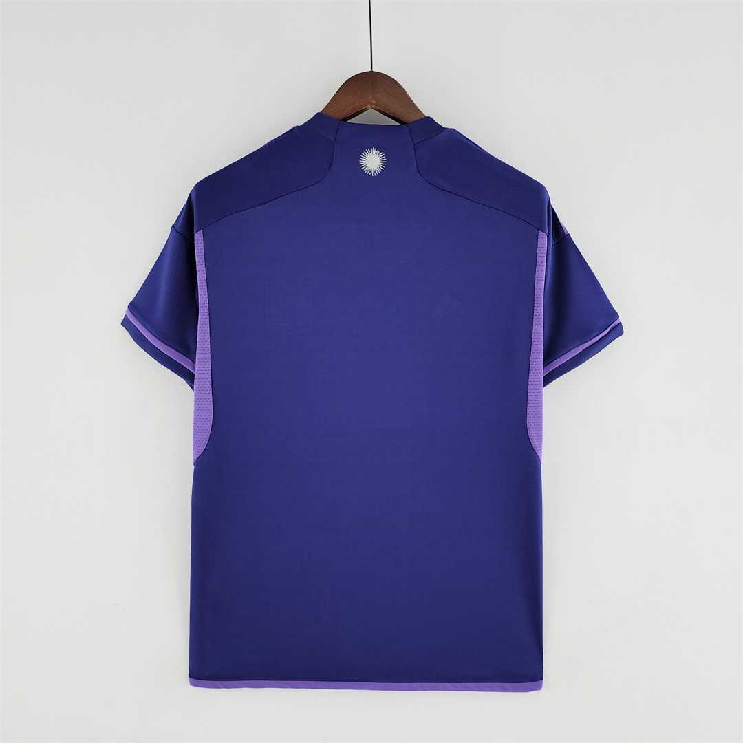 CAMISETA ARGENTINA 2022 RETRO VISITA HOMBRE (VERSIÓN FAN)