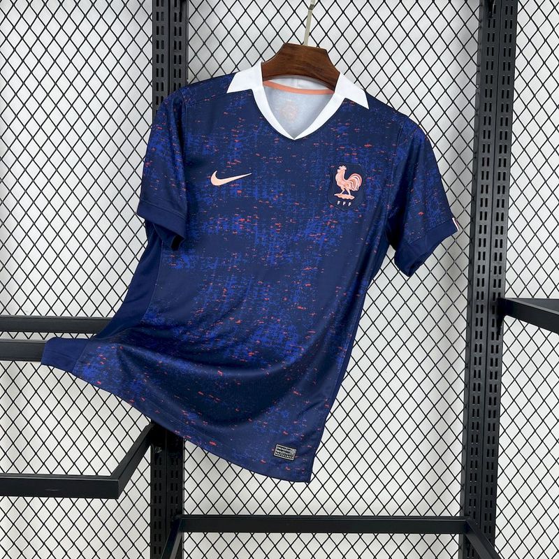 CAMISETA FRANCIA 2025/26 RETRO VISITA HOMBRE (VERSIÓN FAN)
