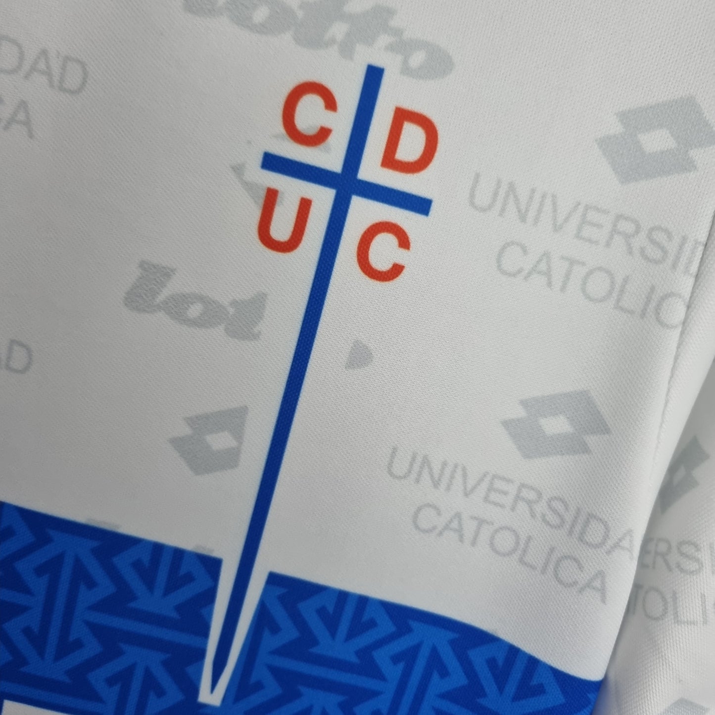 CAMISETA UNIVERSIDAD CATOLICA 1996 RETRO LOCAL HOMBRE (VERSIÓN FAN)