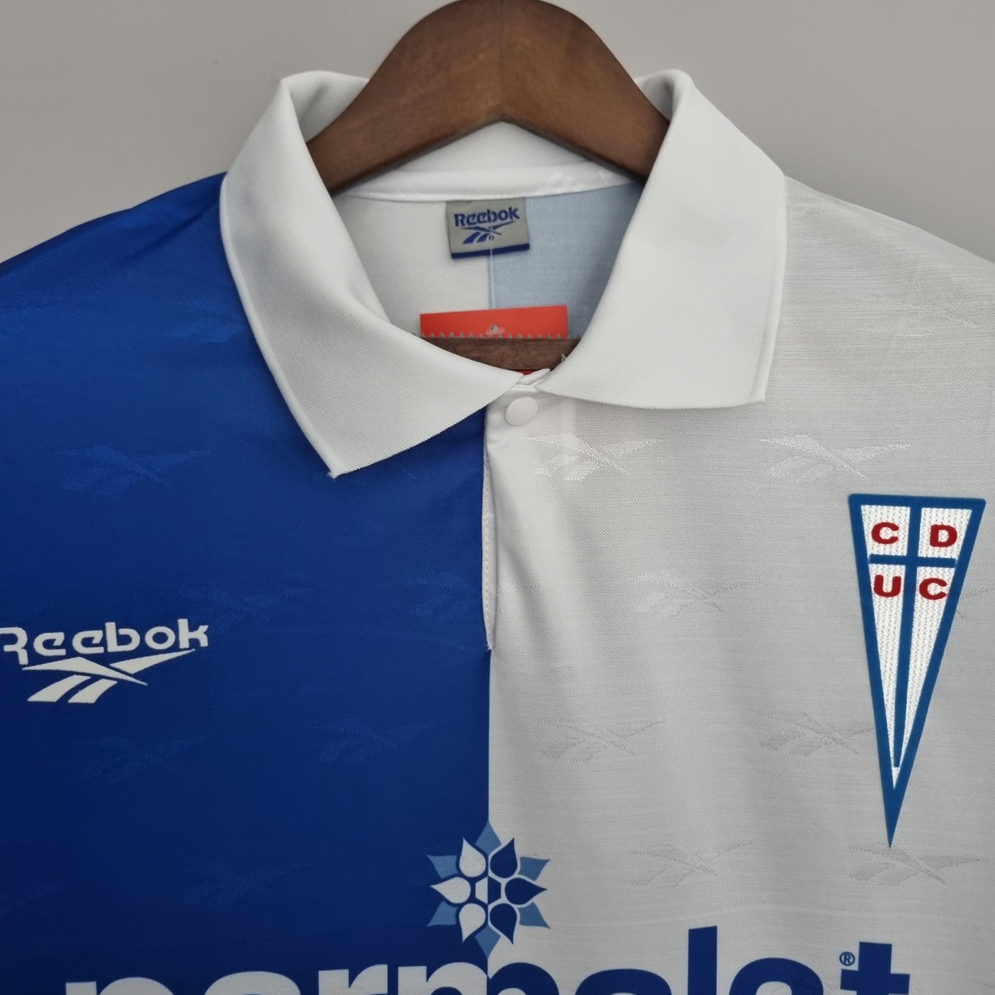 CAMISETA UNIVERSIDAD CATOLICA 1998 RETRO VISITA HOMBRE (VERSIÓN FAN)