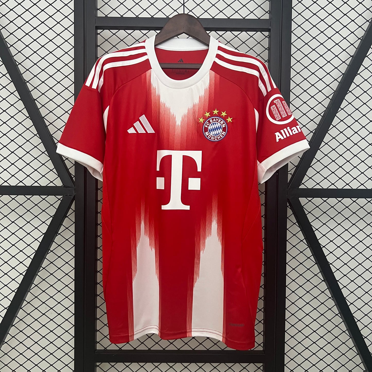CAMISETA BAYERN MUNICH 2025/26 LOCAL HOMBRE (VERSIÓN FAN)