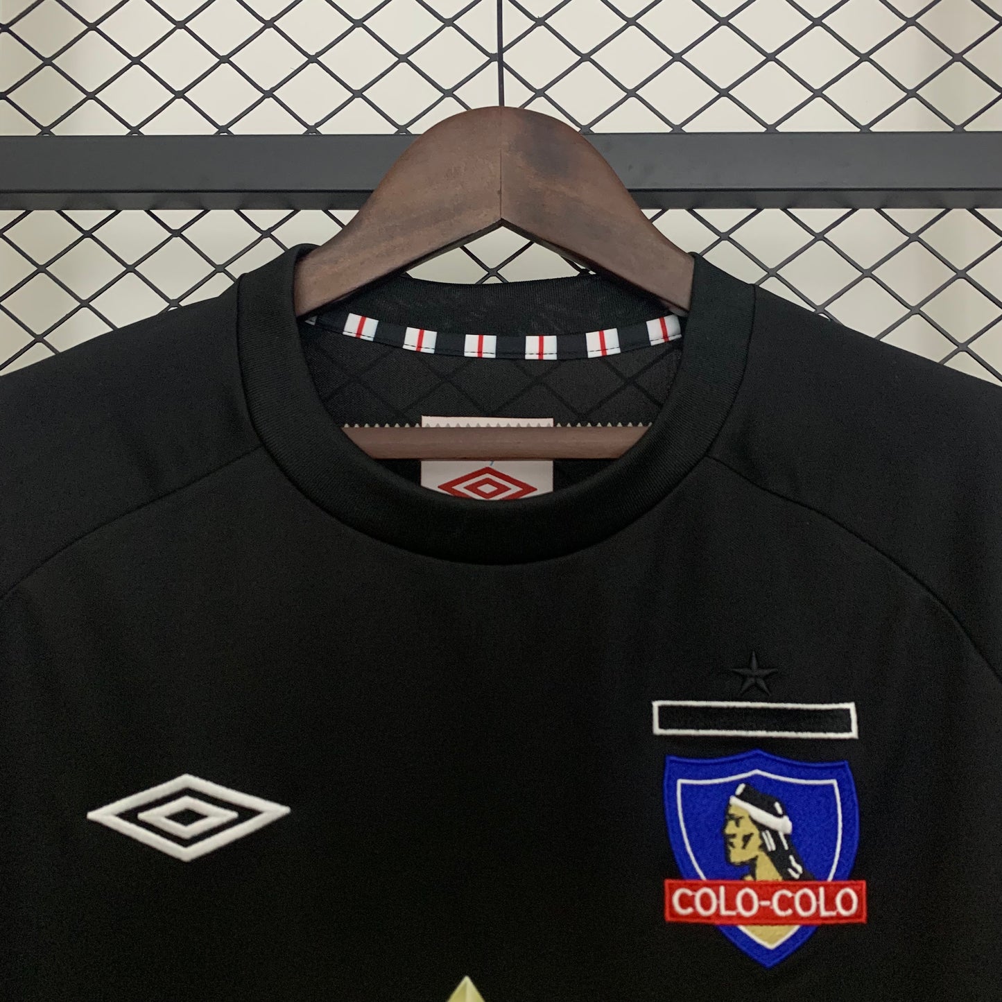 CAMISETA COLO COLO 2011 VISITA HOMBRE (VERSIÓN FAN)