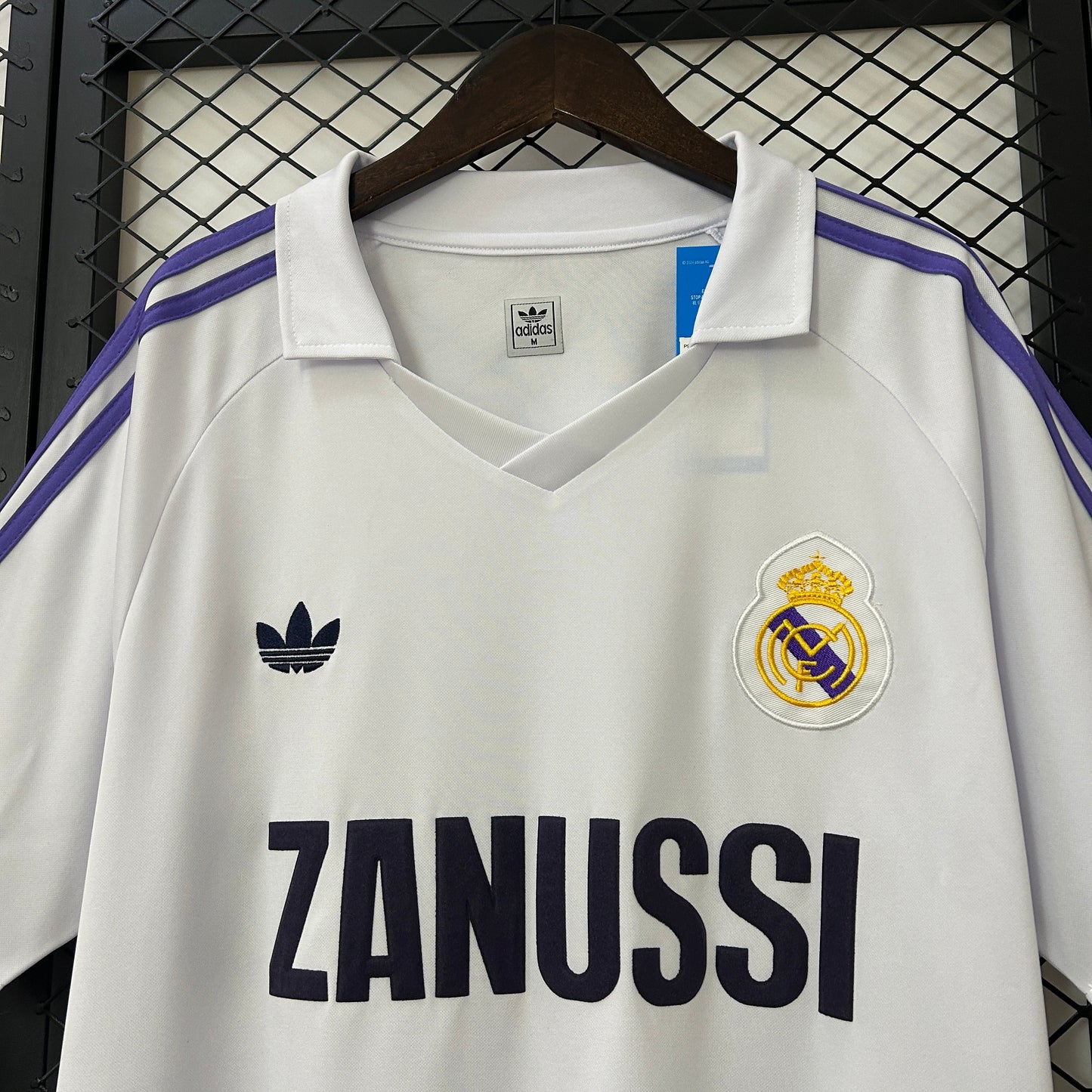 CAMISETA REAL MADRID 1984/85 RETRO LOCAL HOMBRE (VERSIÓN FAN)