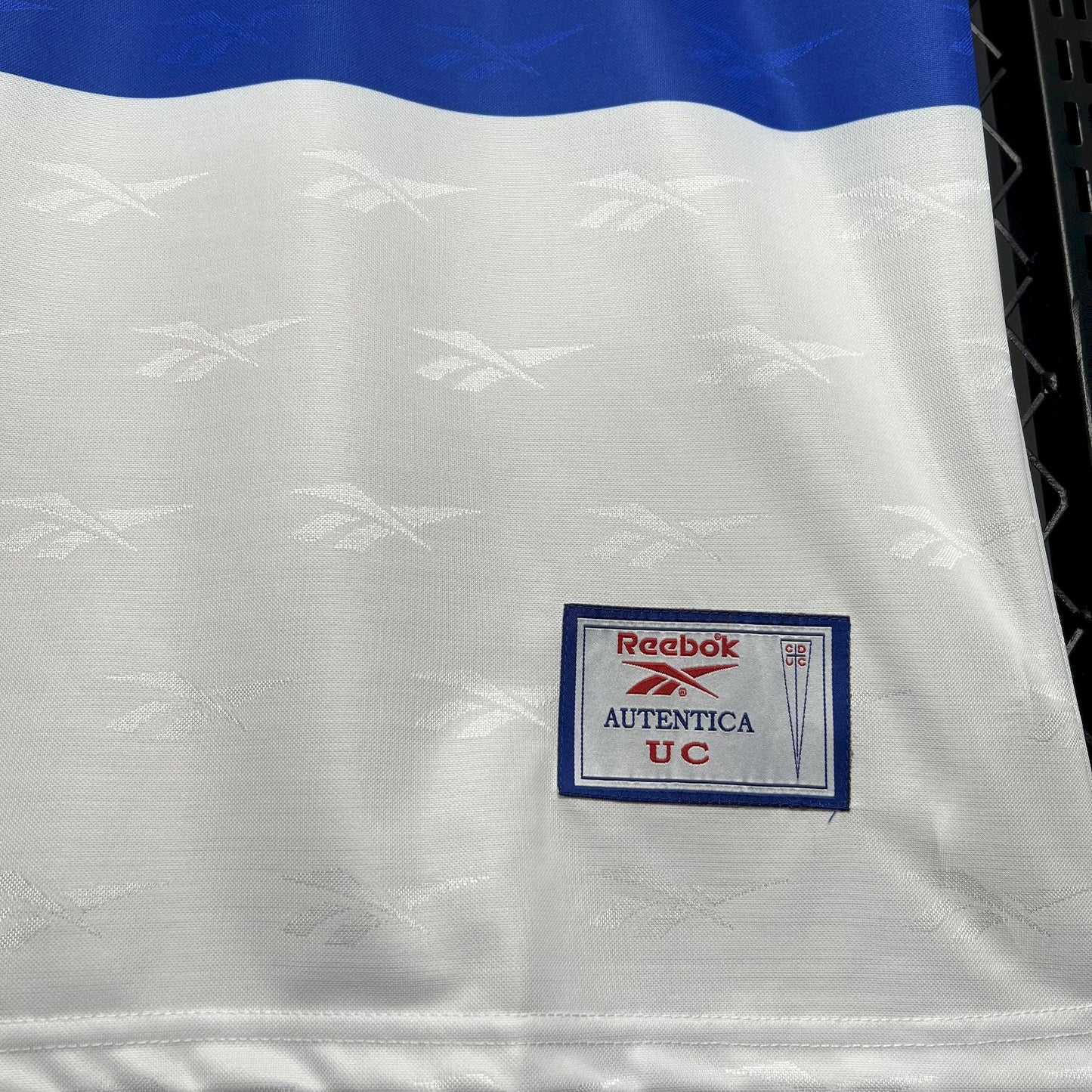 CAMISETA UNIVERSIDAD CATOLICA 1998 RETRO LOCAL HOMBRE (VERSIÓN FAN)