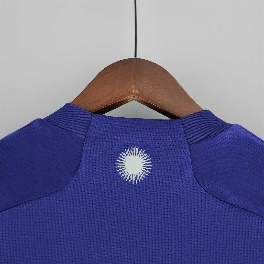 CAMISETA ARGENTINA 2022 RETRO VISITA HOMBRE (VERSIÓN FAN)