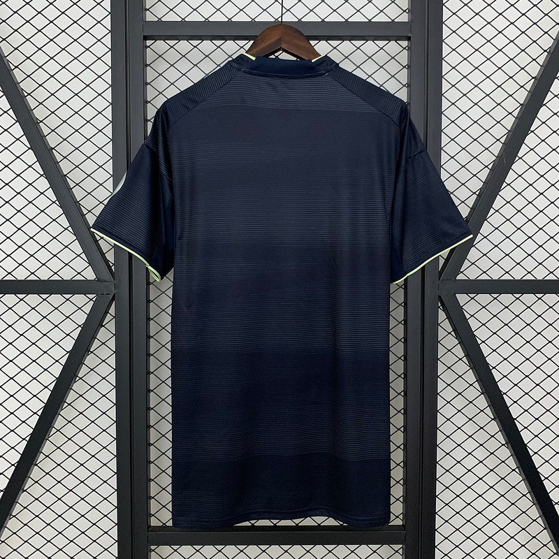 CAMISETA REAL MADRID 2025/26 VISITA HOMBRE (VERSIÓN FAN)