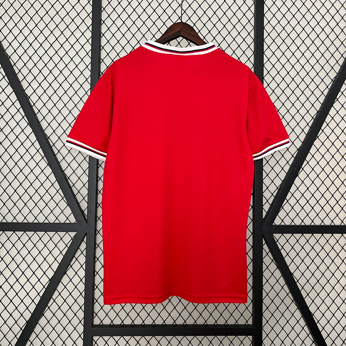 CAMISETA INGLATERRA 1982 RETRO VISITA HOMBRE (VERSIÓN FAN)