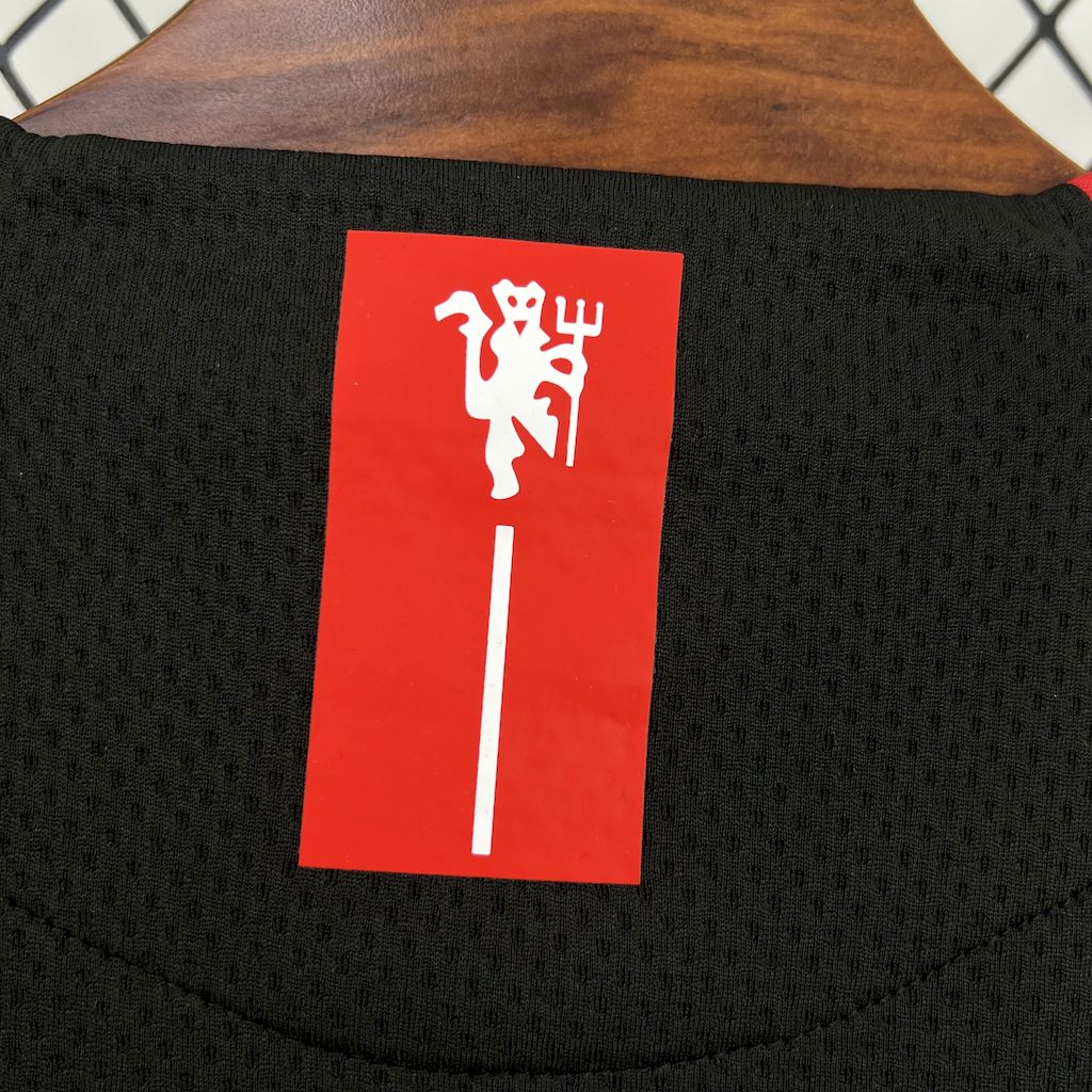 CAMISETA MANCHESTER UNITED 2007/08 RETRO VISITA HOMBRE (VERSIÓN FAN)