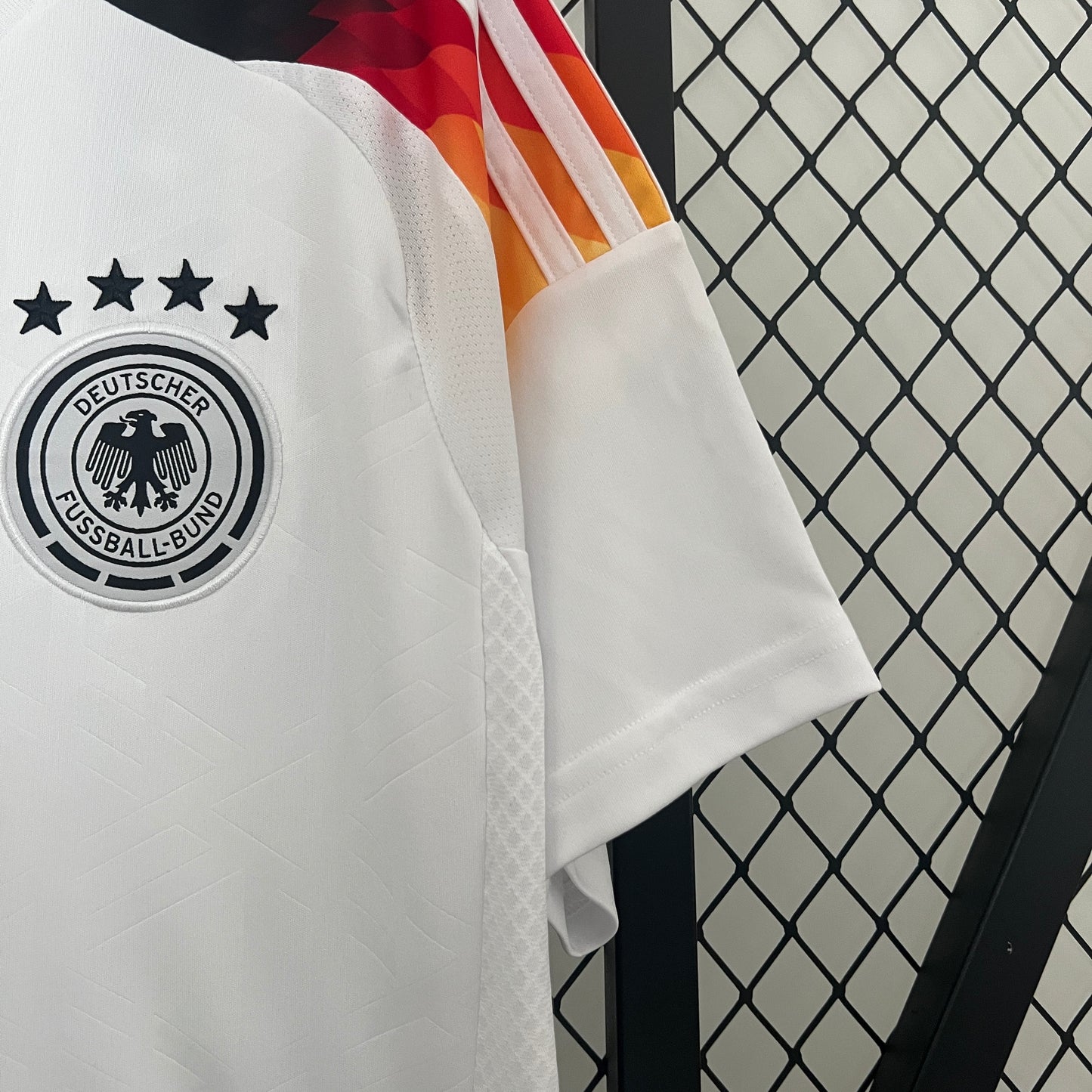 CAMISETA ALEMANIA 2024 RETRO LOCAL HOMBRE (VERSIÓN FAN)