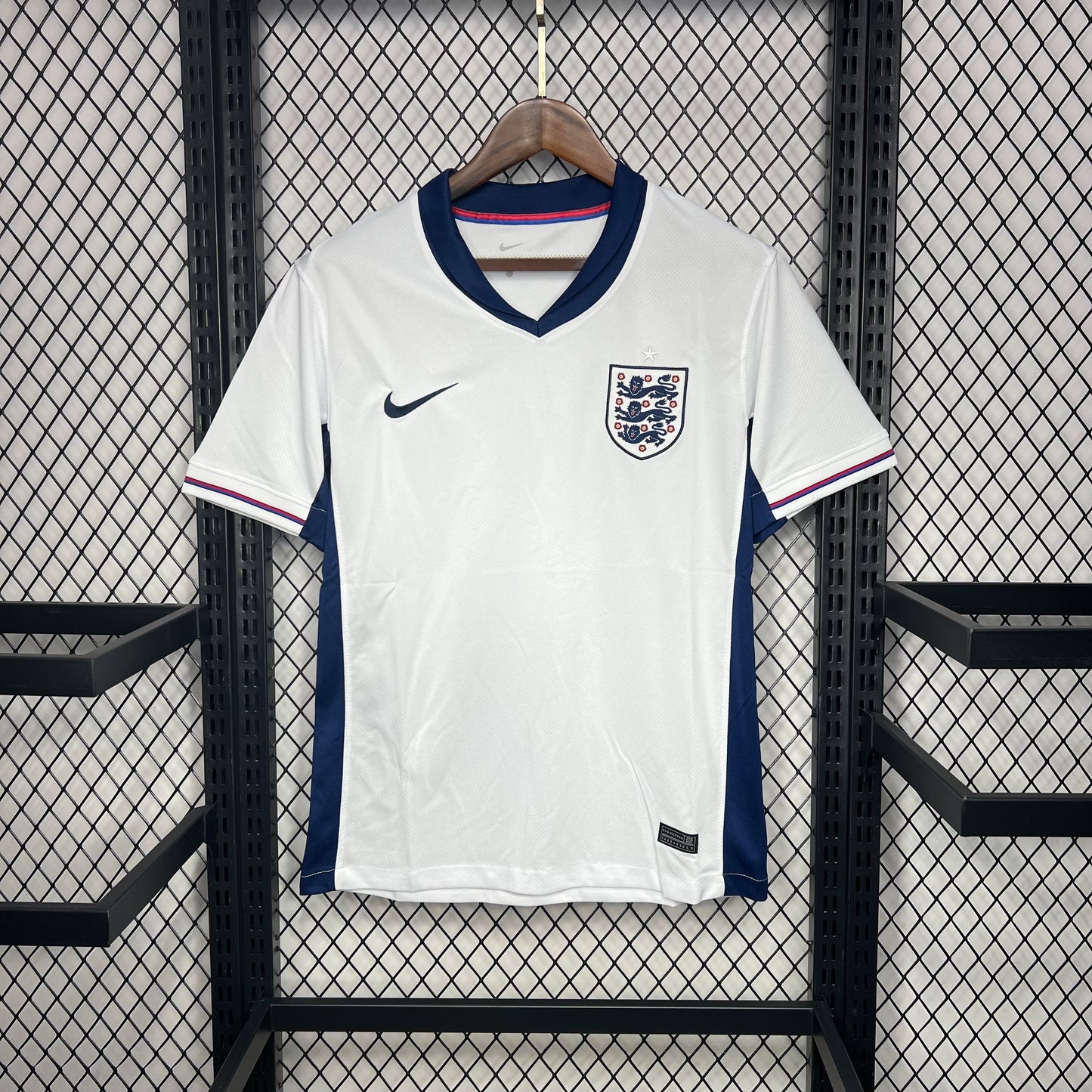 CAMISETA INGLATERRA 2024/25 LOCAL HOMBRE (VERSIÓN FAN)