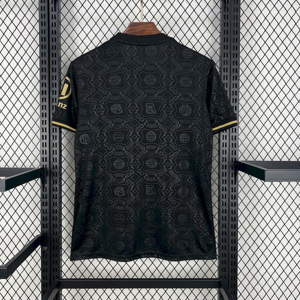 CAMISETA BAYERN MUNICH EDICIÓN 125 AÑOS HOMBRE (VERSIÓN FAN)